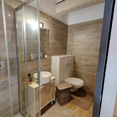 Apartament Studio Moderne Et Cosy. Idealement Place. Fréjus