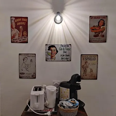 Studio Moderne Et Cosy. Idealement Place. *